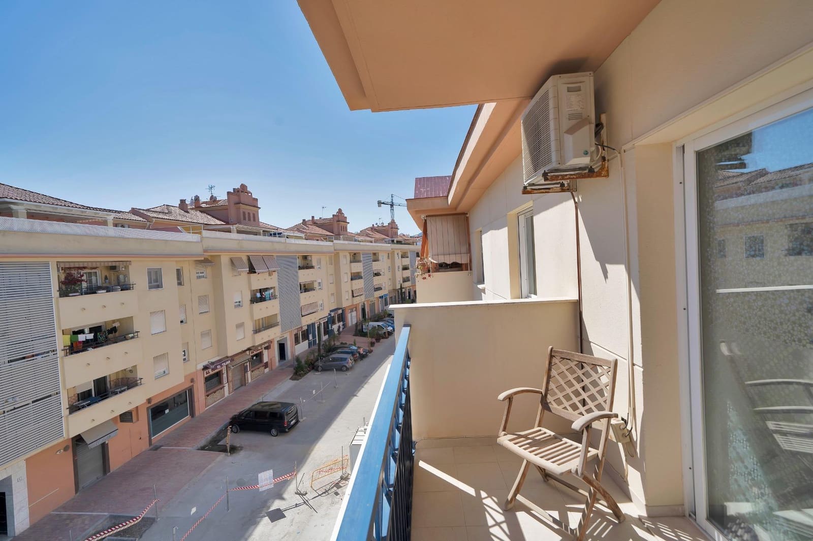 3 bedroom Flat for sale in Estepona with garage - € 439,000 (Ref: 9023242)