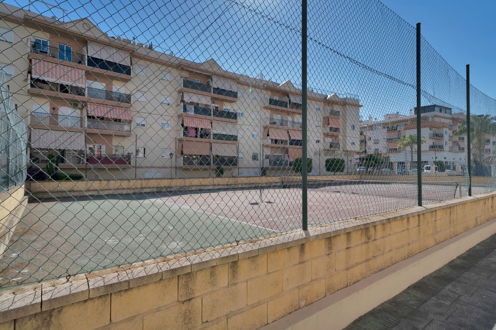 3 bedroom Flat for sale in Estepona with garage - € 439,000 (Ref: 9023242)