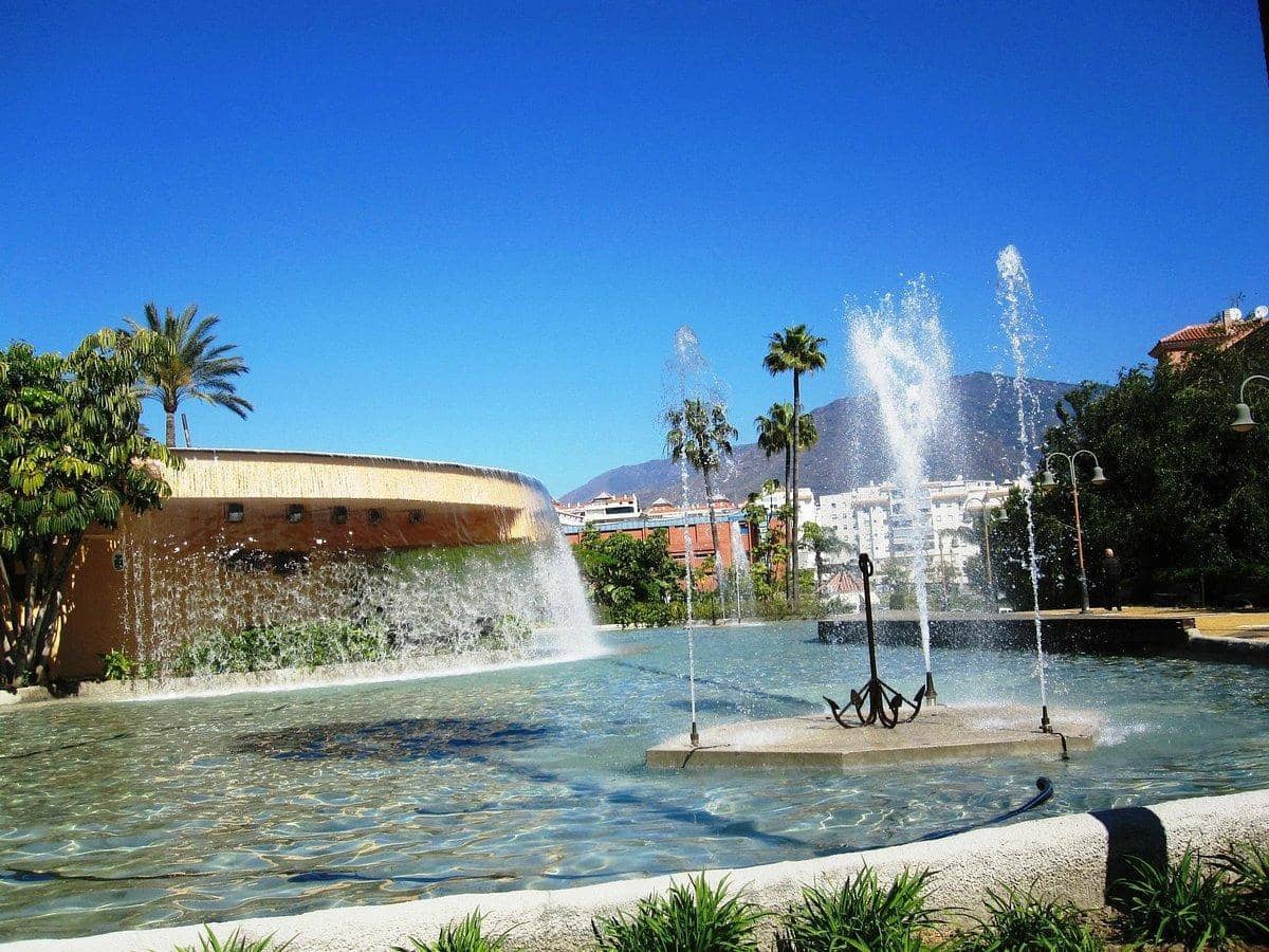 3 bedroom Flat for sale in Estepona with garage - € 439,000 (Ref: 9023242)