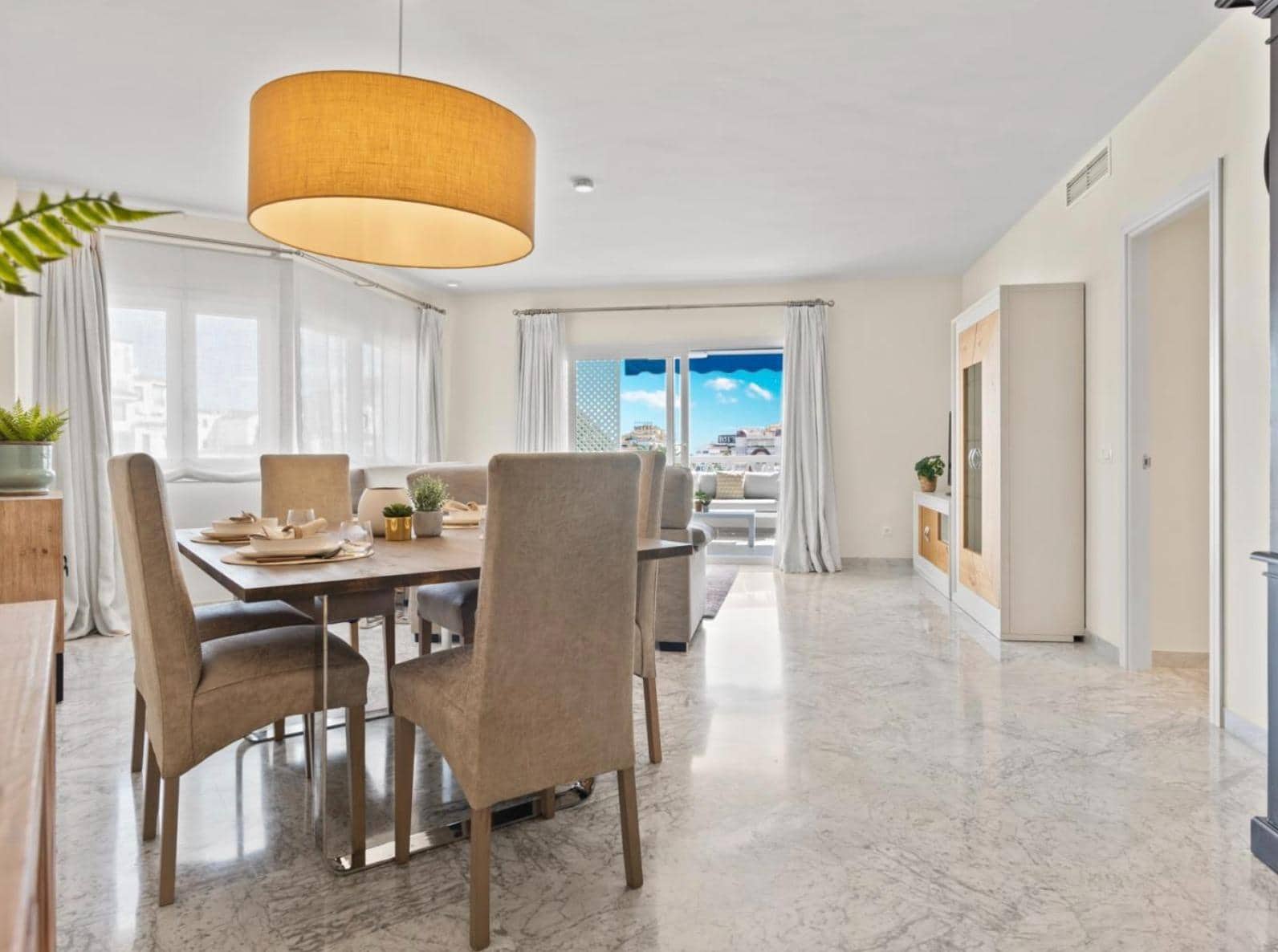 2 bedroom Apartment for sale in Marbella with pool garage - € 850,000 (Ref: 9059348)