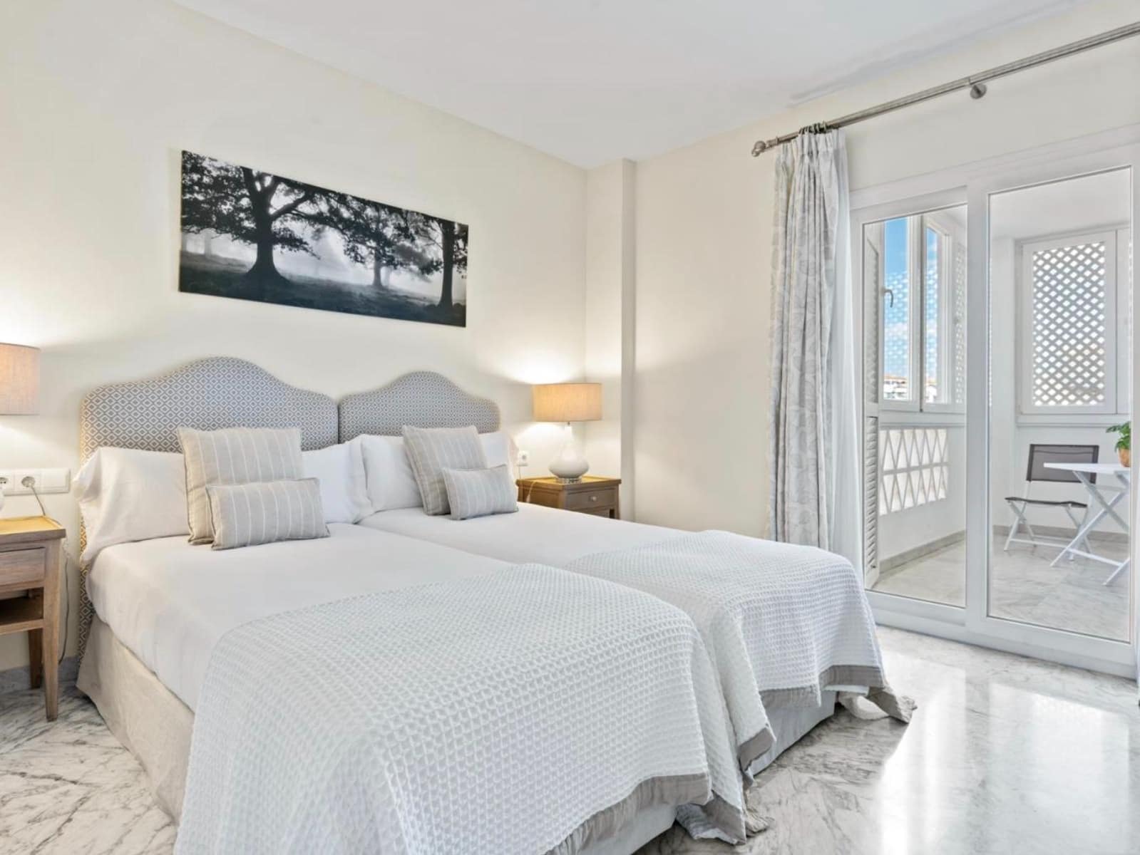 2 bedroom Apartment for sale in Marbella with pool garage - € 850,000 (Ref: 9059348)