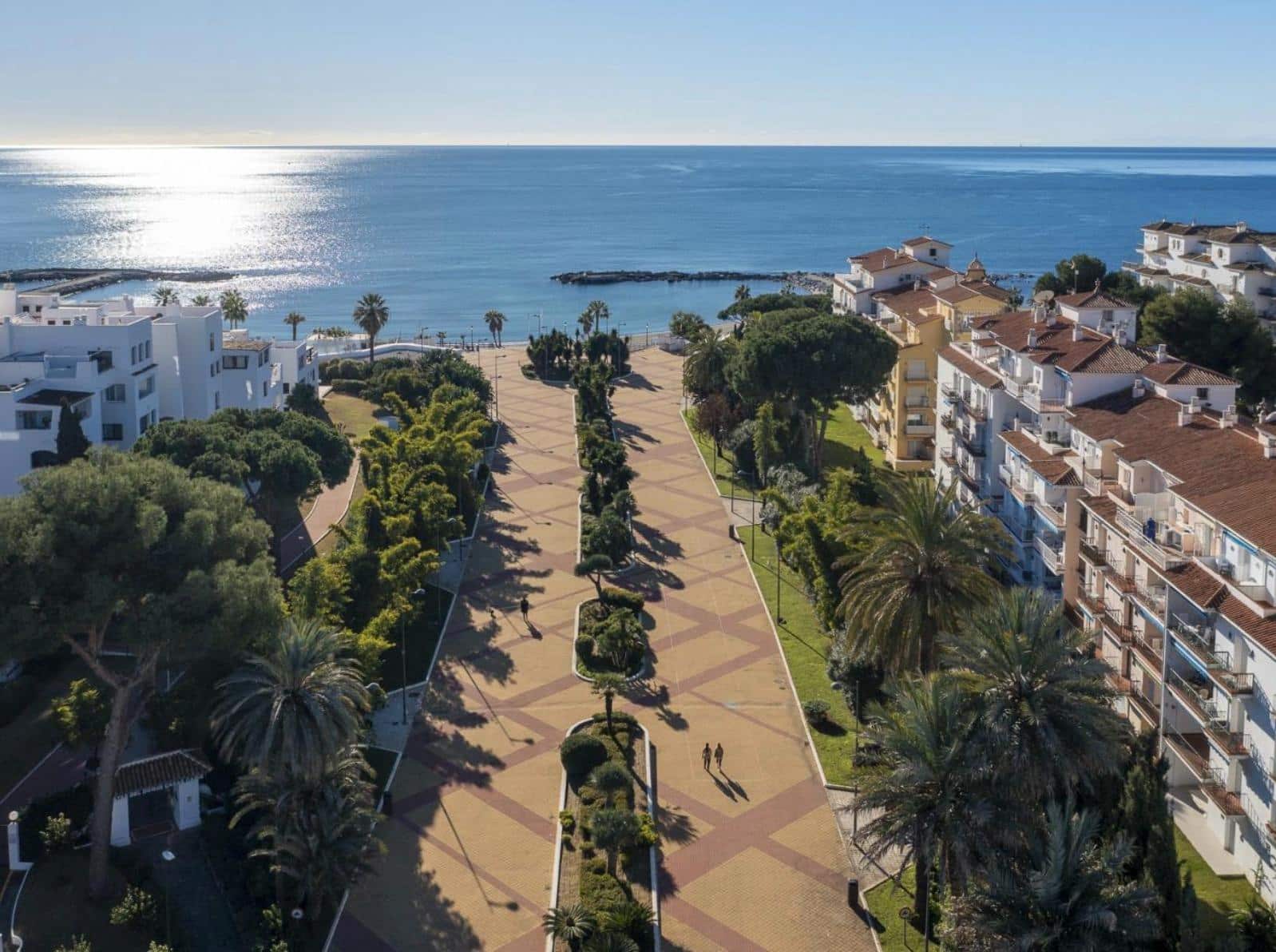 2 bedroom Apartment for sale in Marbella with pool garage - € 850,000 (Ref: 9059348)