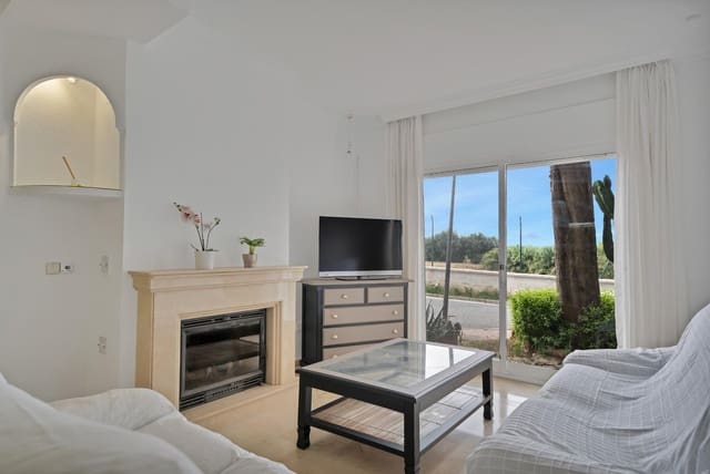 2 soveværelse Rækkehus til salg i Las Lomas, Estepona med swimmingpool garage - € 360.000 (Ref: 9147166)