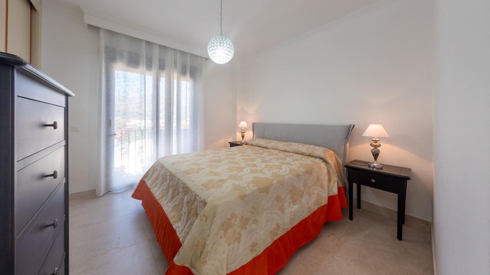 3 bedroom Flat for sale in Estepona with pool garage - € 480,000 (Ref: 9396017)