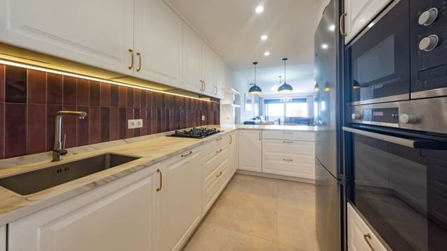 3 bedroom Flat for sale in Estepona with pool garage - € 480,000 (Ref: 9396017)