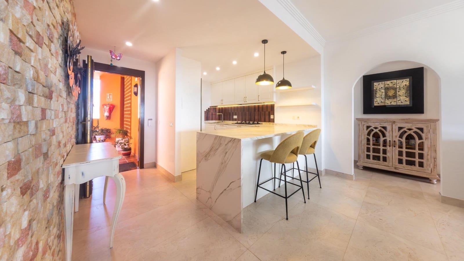 3 bedroom Flat for sale in Estepona with pool garage - € 480,000 (Ref: 9396017)