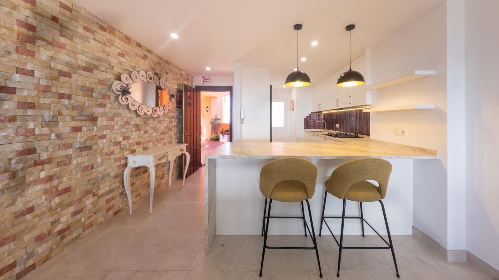 3 bedroom Flat for sale in Estepona with pool garage - € 480,000 (Ref: 9396017)