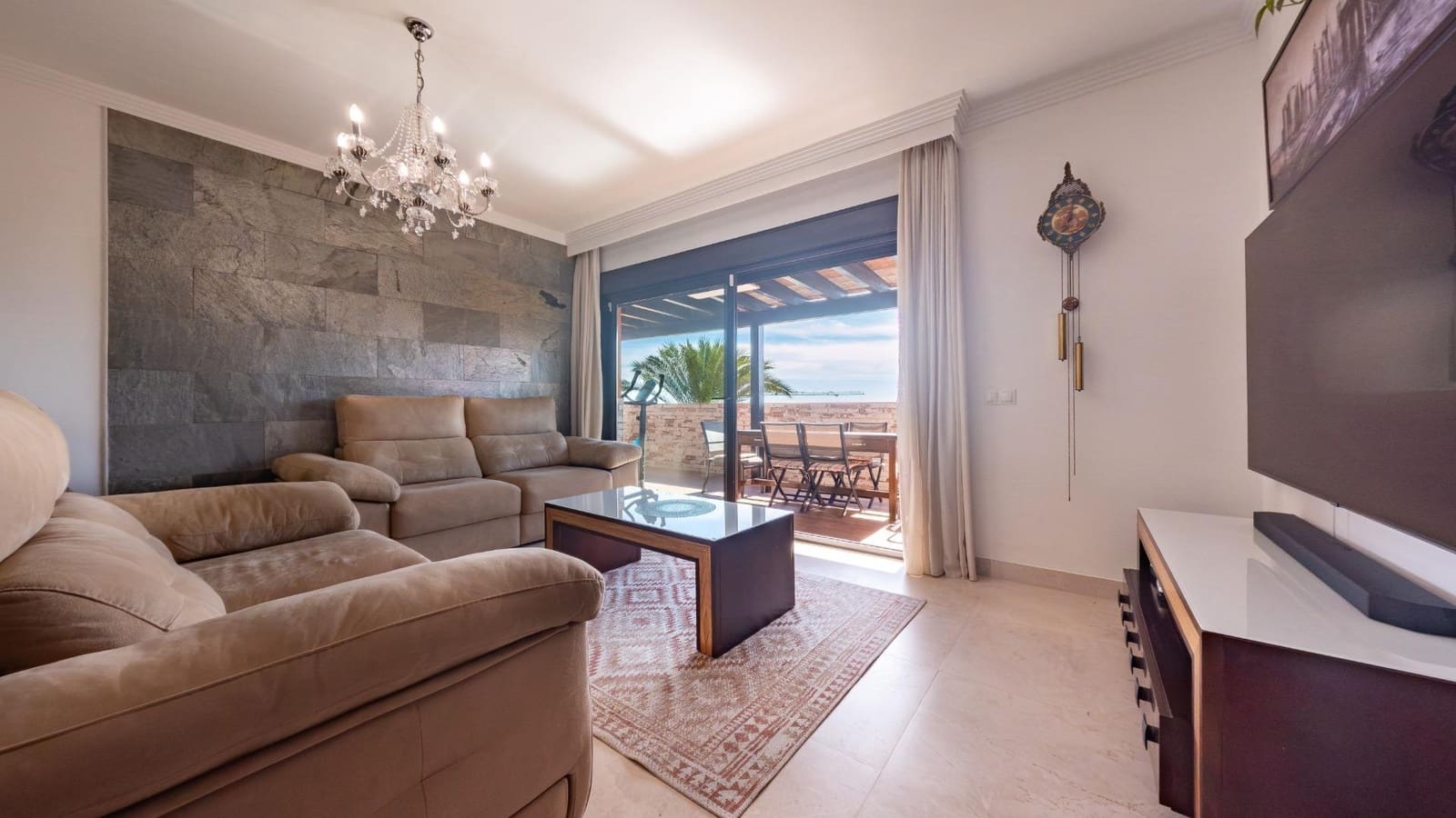 3 bedroom Flat for sale in Estepona with pool garage - € 480,000 (Ref: 9396017)