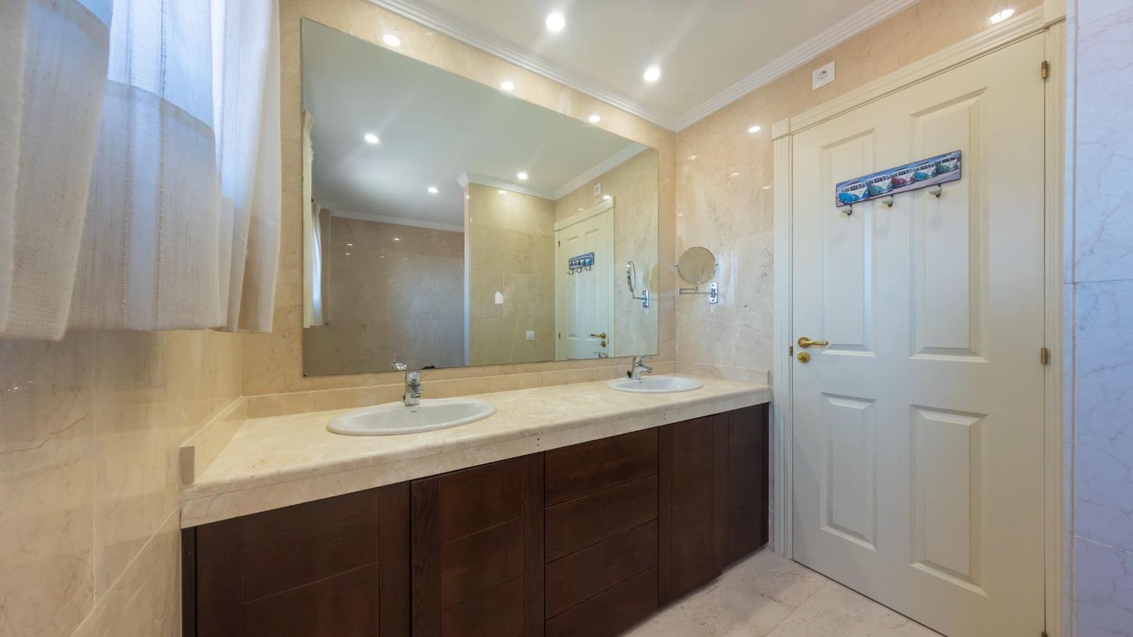 3 bedroom Flat for sale in Estepona with pool garage - € 480,000 (Ref: 9396017)