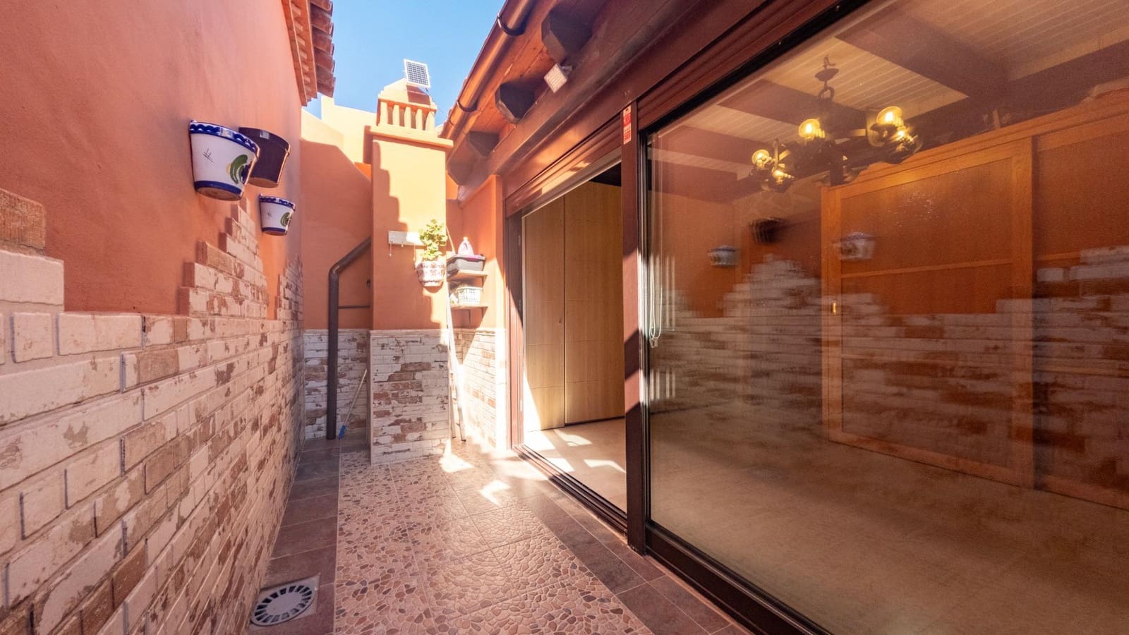 3 bedroom Flat for sale in Estepona with pool garage - € 480,000 (Ref: 9396017)