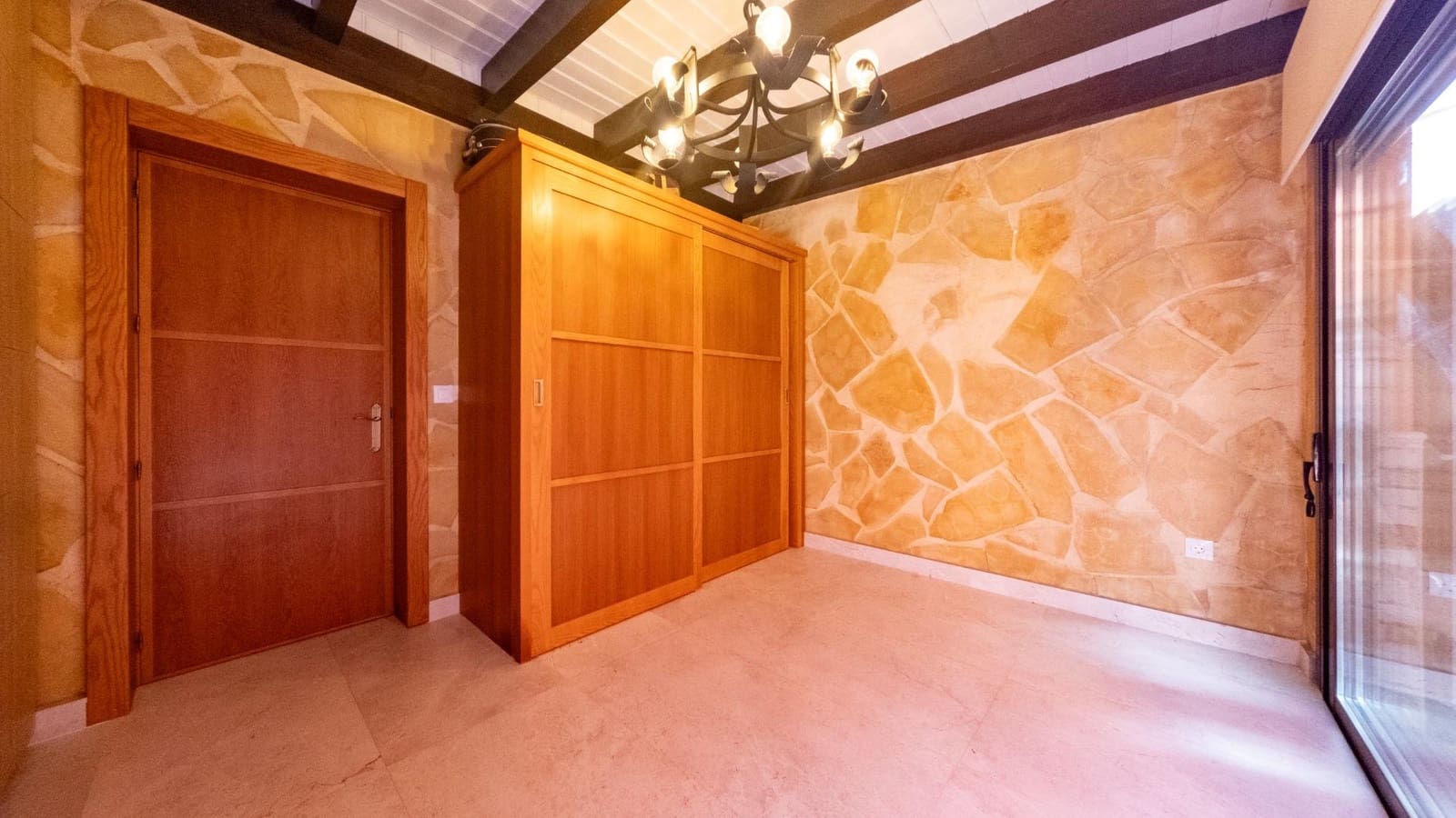 3 bedroom Flat for sale in Estepona with pool garage - € 480,000 (Ref: 9396017)