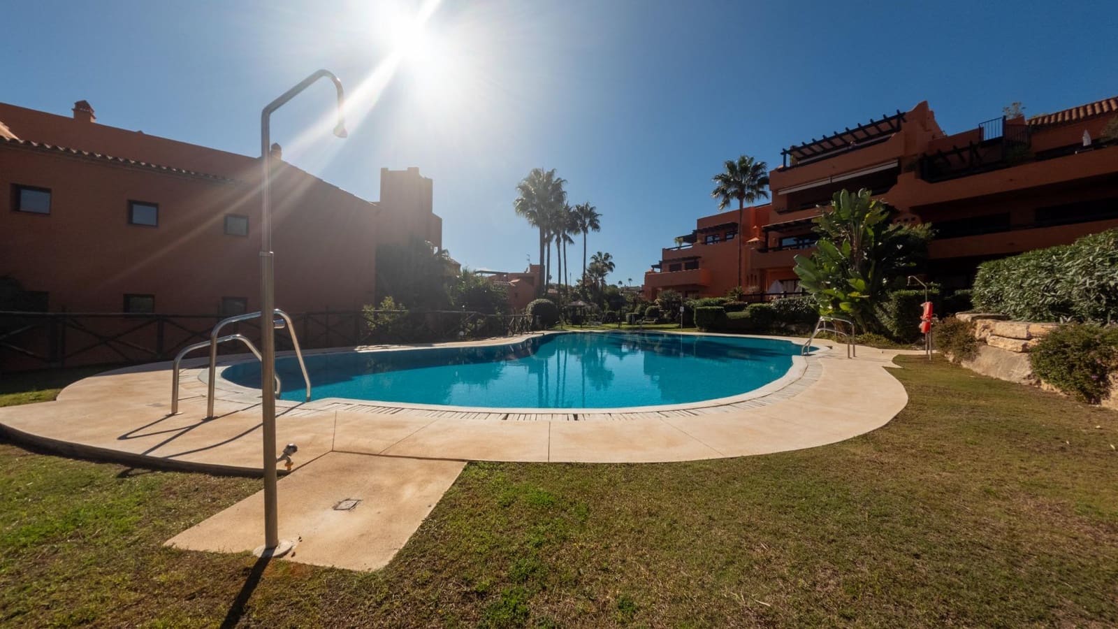 3 bedroom Flat for sale in Estepona with pool garage - € 480,000 (Ref: 9396017)