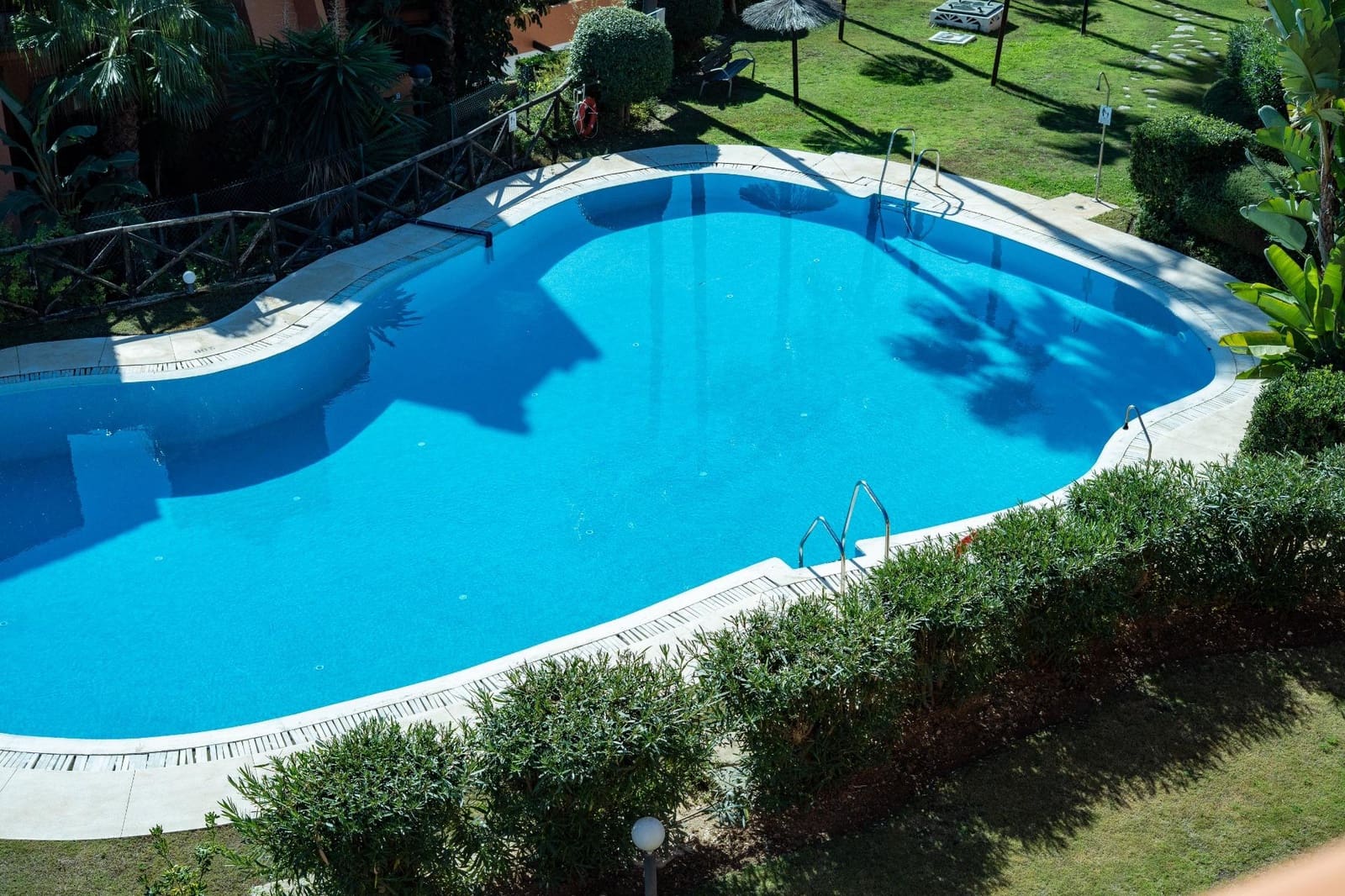 3 bedroom Flat for sale in Estepona with pool garage - € 480,000 (Ref: 9396017)