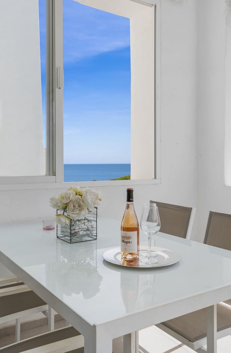 3 bedroom Beach Apartment for sale in Marbella with pool garage - € 1,385,000 (Ref: 9427230)