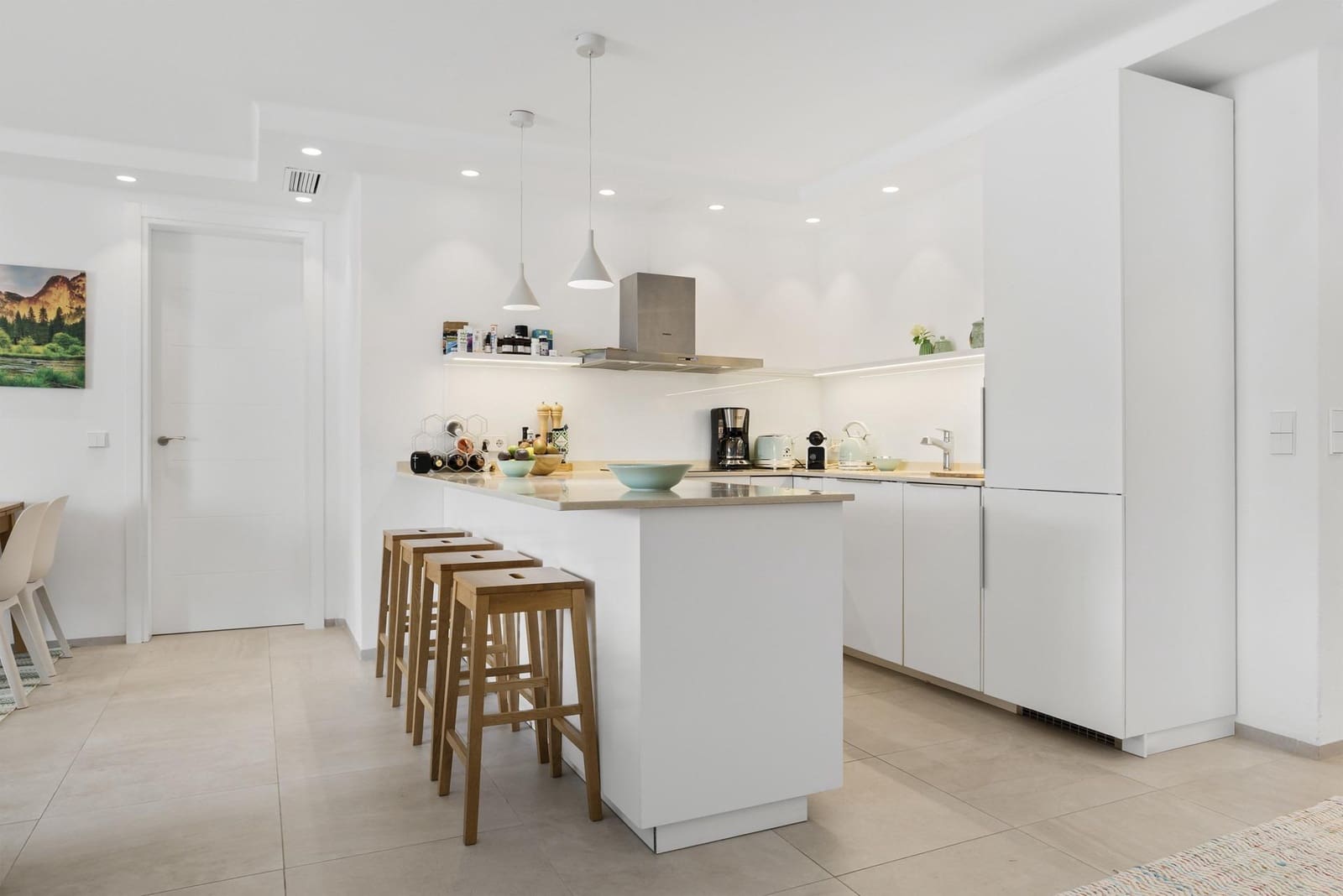 3 bedroom Beach Apartment for sale in Marbella with pool garage - € 1,385,000 (Ref: 9427230)