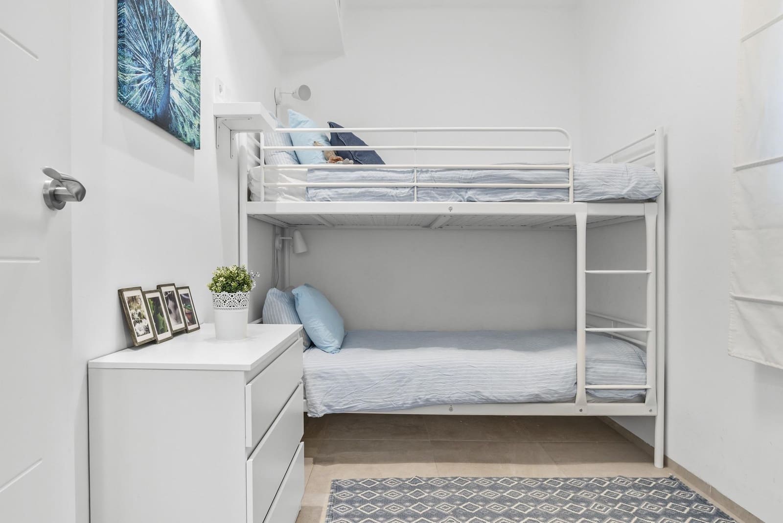 3 bedroom Beach Apartment for sale in Marbella with pool garage - € 1,385,000 (Ref: 9427230)