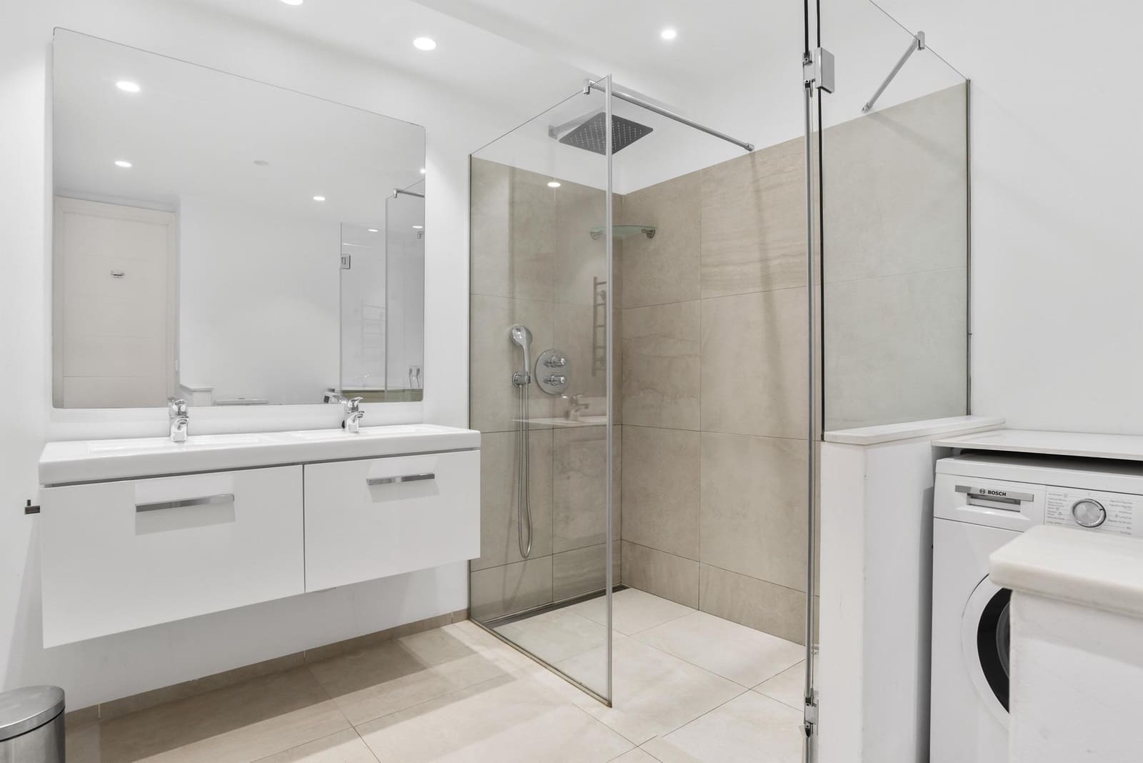 3 bedroom Beach Apartment for sale in Marbella with pool garage - € 1,385,000 (Ref: 9427230)