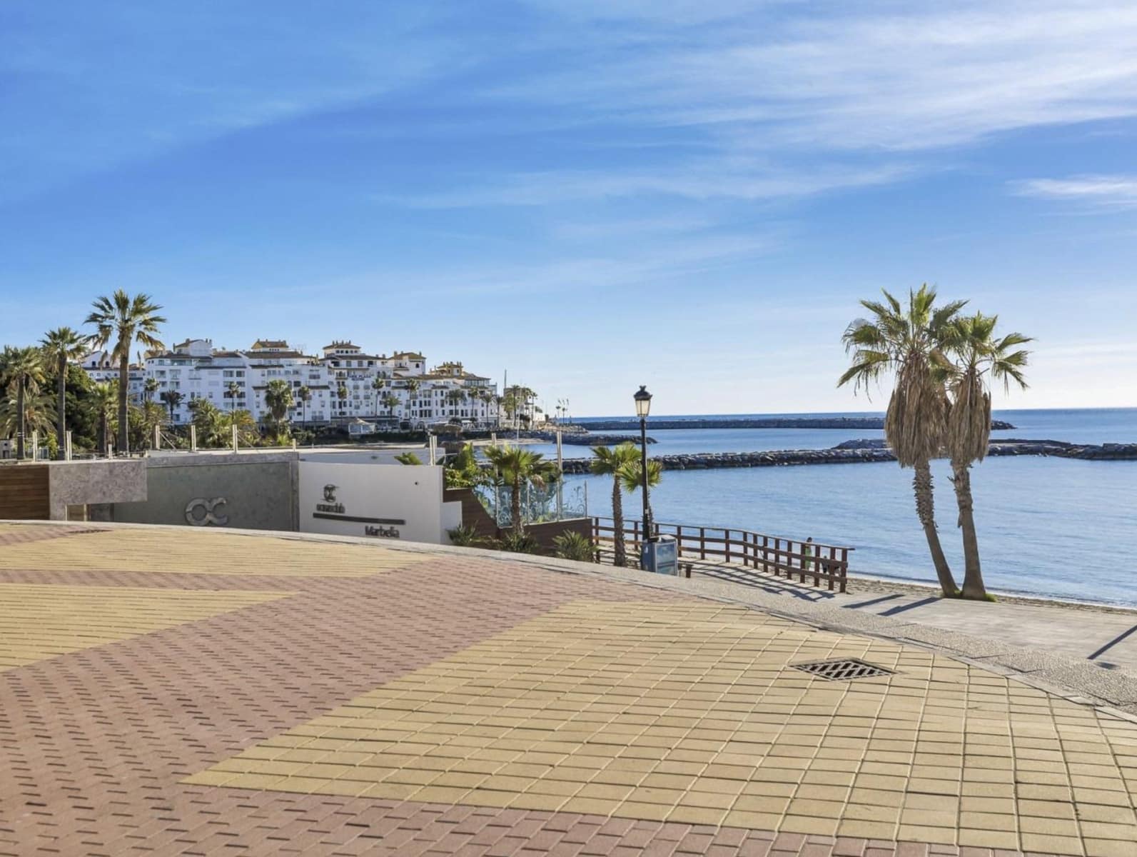 3 bedroom Beach Apartment for sale in Marbella with pool garage - € 1,385,000 (Ref: 9427230)