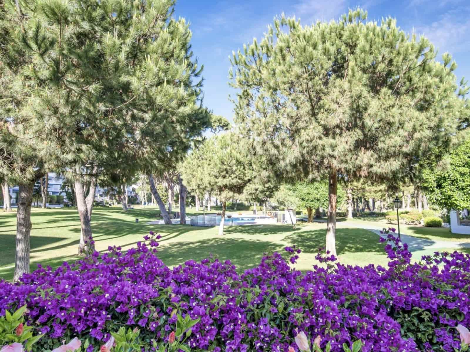 3 bedroom Beach Apartment for sale in Marbella with pool garage - € 1,385,000 (Ref: 9427230)