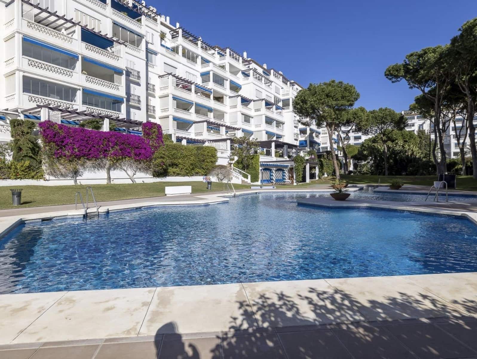3 bedroom Beach Apartment for sale in Marbella with pool garage - € 1,385,000 (Ref: 9427230)