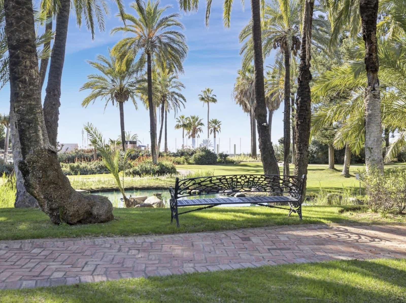 3 bedroom Beach Apartment for sale in Marbella with pool garage - € 1,385,000 (Ref: 9427230)