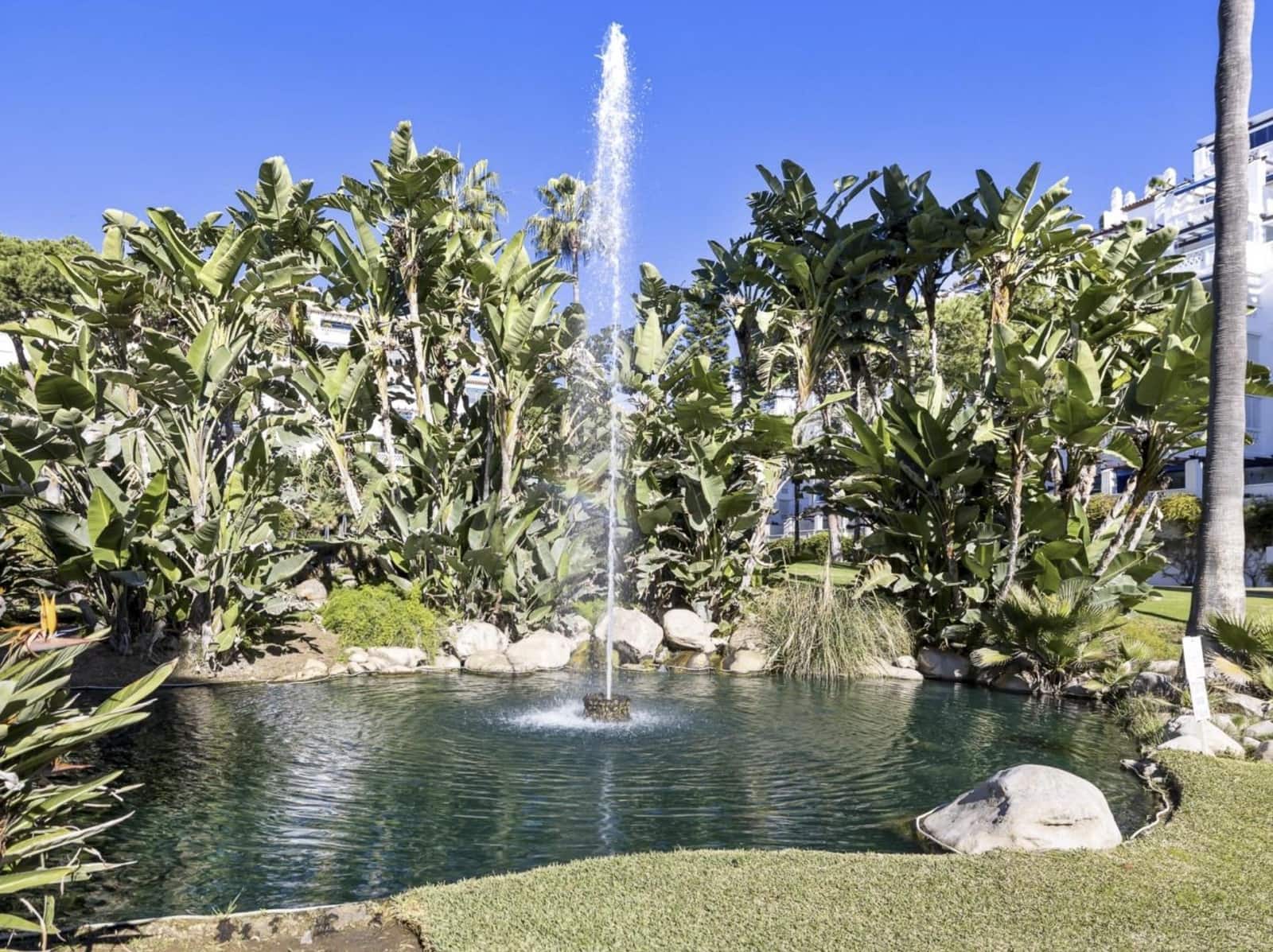 3 bedroom Beach Apartment for sale in Marbella with pool garage - € 1,385,000 (Ref: 9427230)