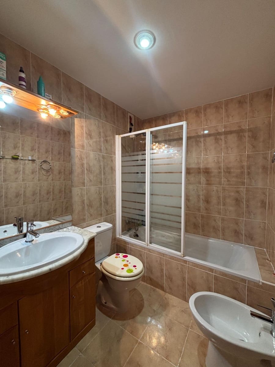 3 slaapkamer Flat te koop in Estepona met garage - € 235.000 (Ref: 9474919)