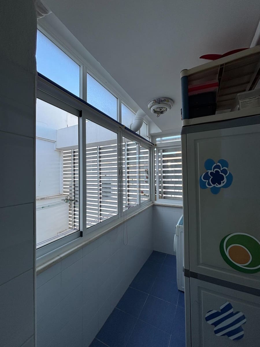 3 slaapkamer Flat te koop in Estepona met garage - € 235.000 (Ref: 9474919)