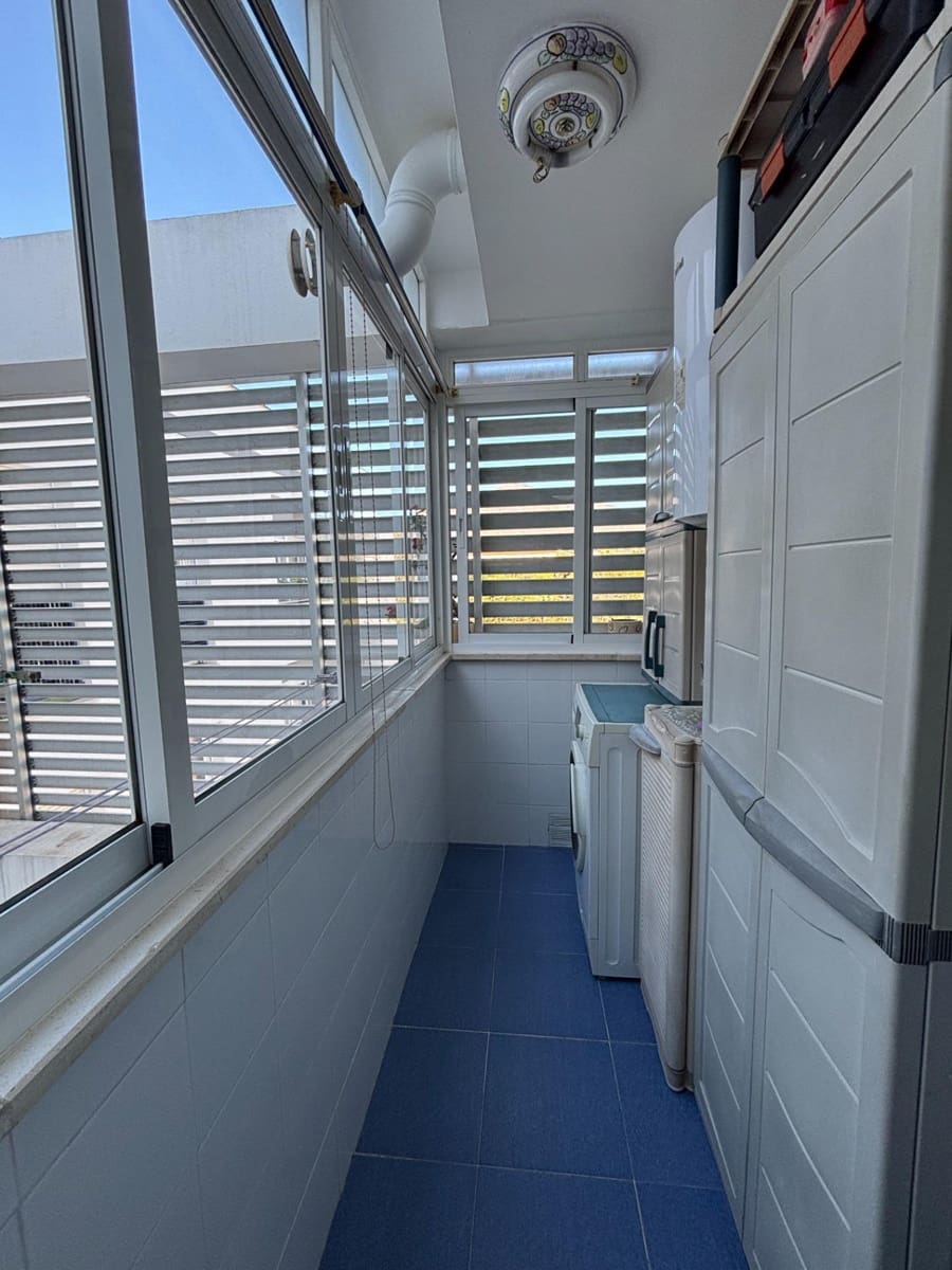 3 slaapkamer Flat te koop in Estepona met garage - € 235.000 (Ref: 9474919)