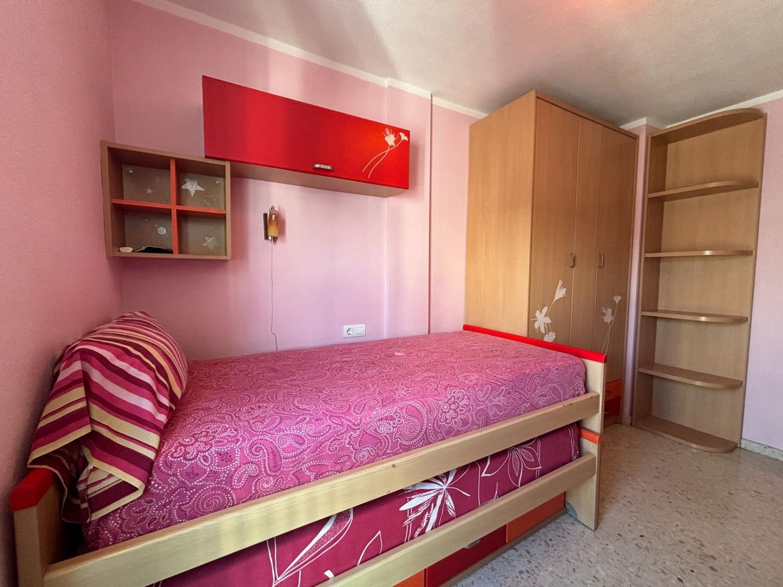 3 slaapkamer Flat te koop in Estepona met garage - € 235.000 (Ref: 9474919)