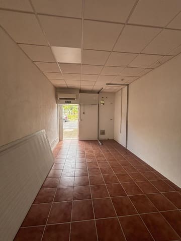 Commercieel te huur in Estepona - € 600 (Ref: 9504313)