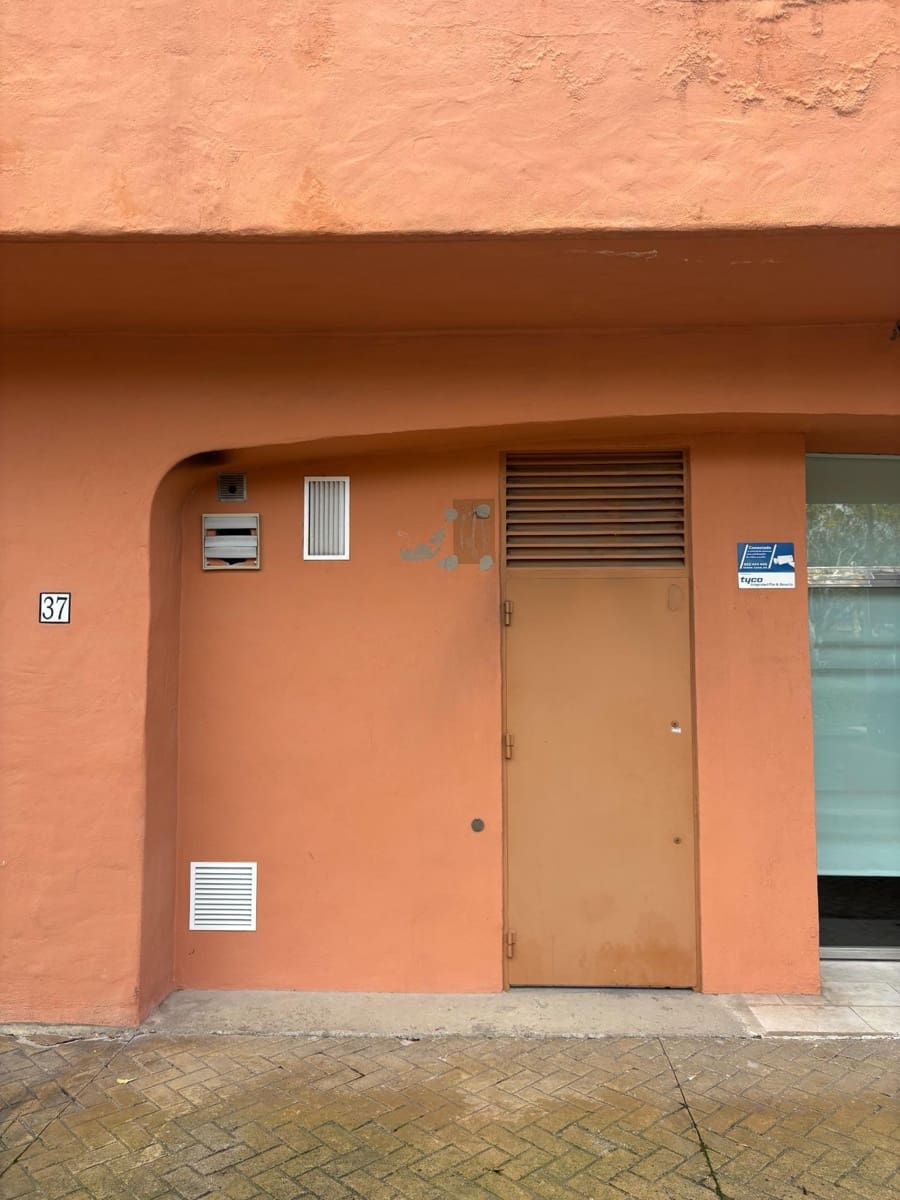 Kaupallinen vuokrattavana paikassa Estepona - 600 € (Ref: 9504313)