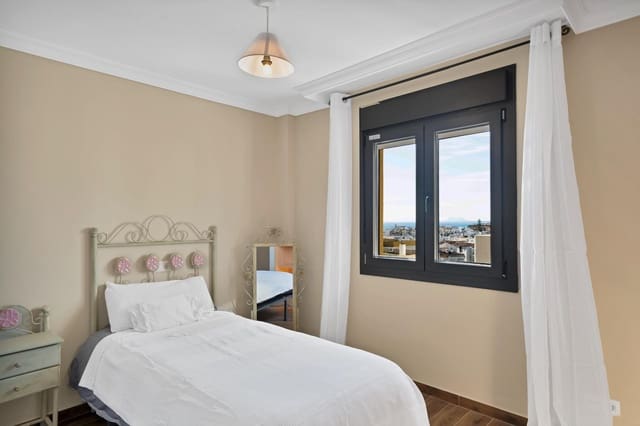 3 sypialnia Apartament na sprzedaż w Centro, Estepona - 379 900 € (Ref: 9533756)