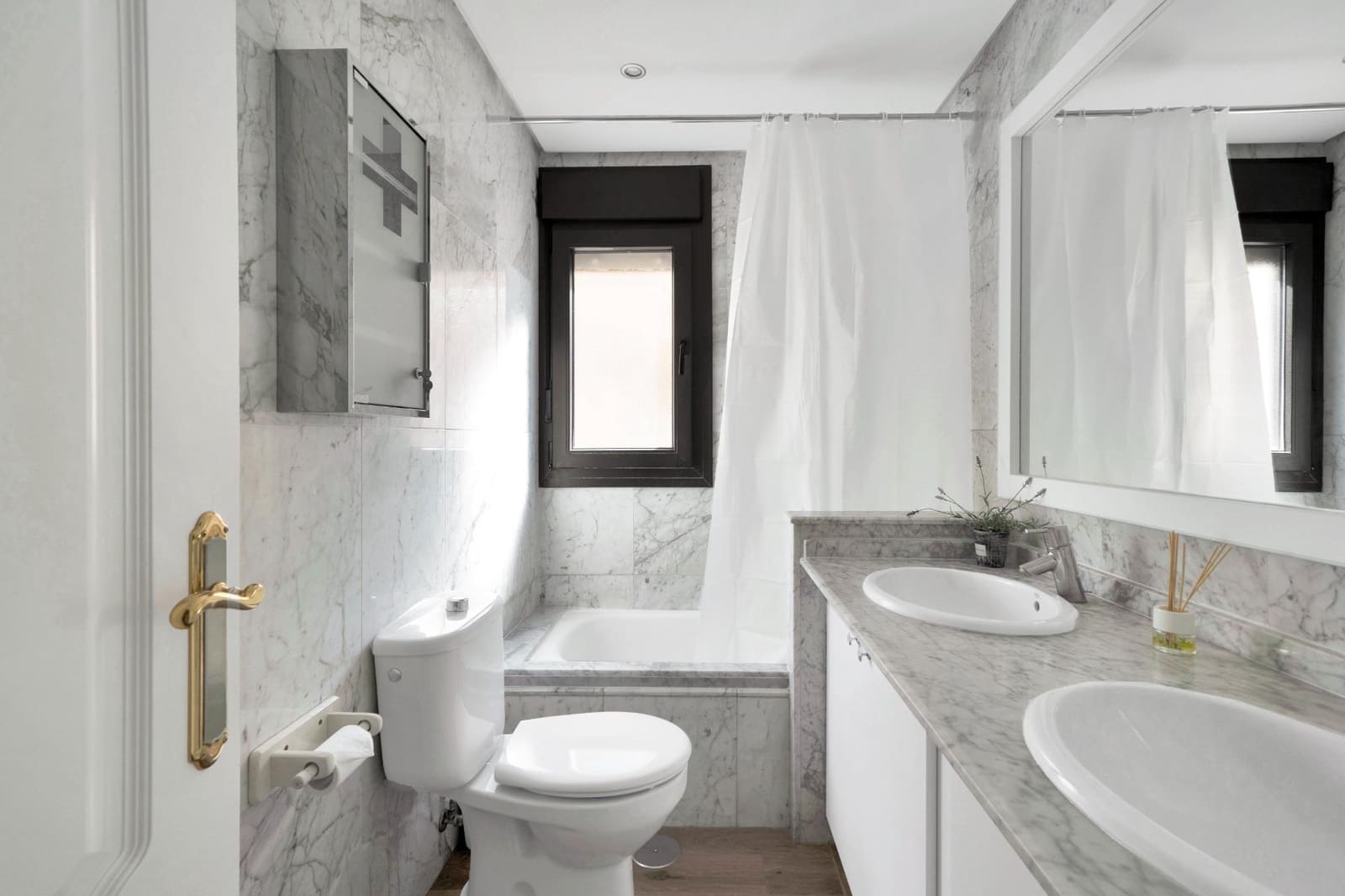 3 sypialnia Apartament na sprzedaż w Estepona - 379 900 € (Ref: 9533756)