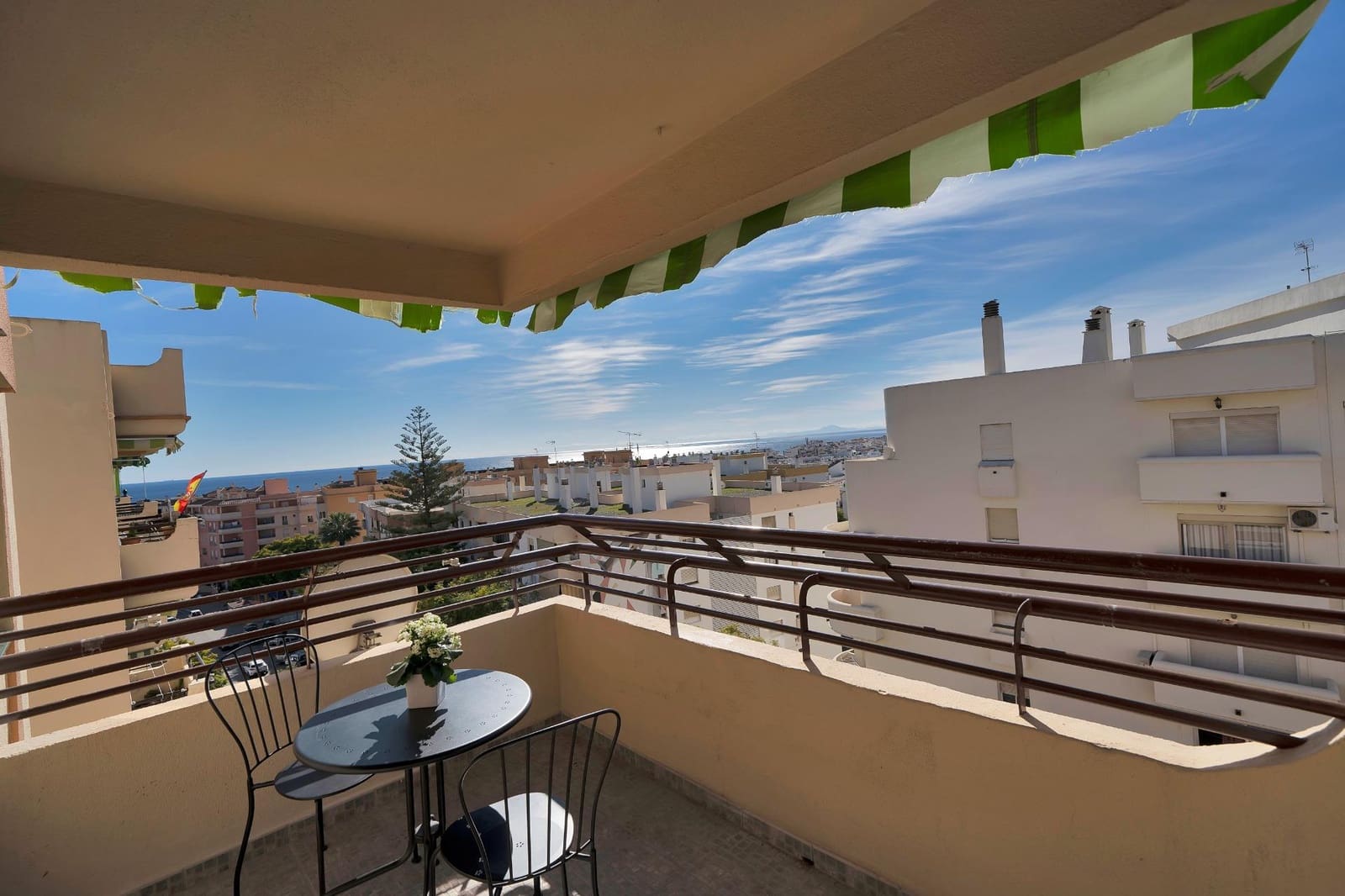 3 sypialnia Apartament na sprzedaż w Estepona - 379 900 € (Ref: 9533756)