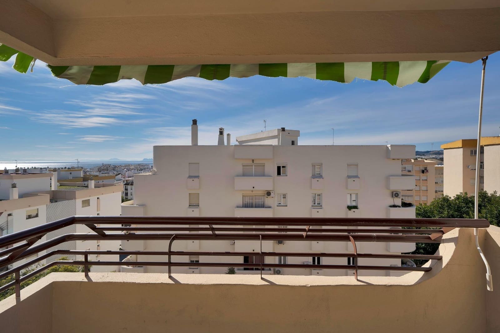 3 sypialnia Apartament na sprzedaż w Estepona - 379 900 € (Ref: 9533756)