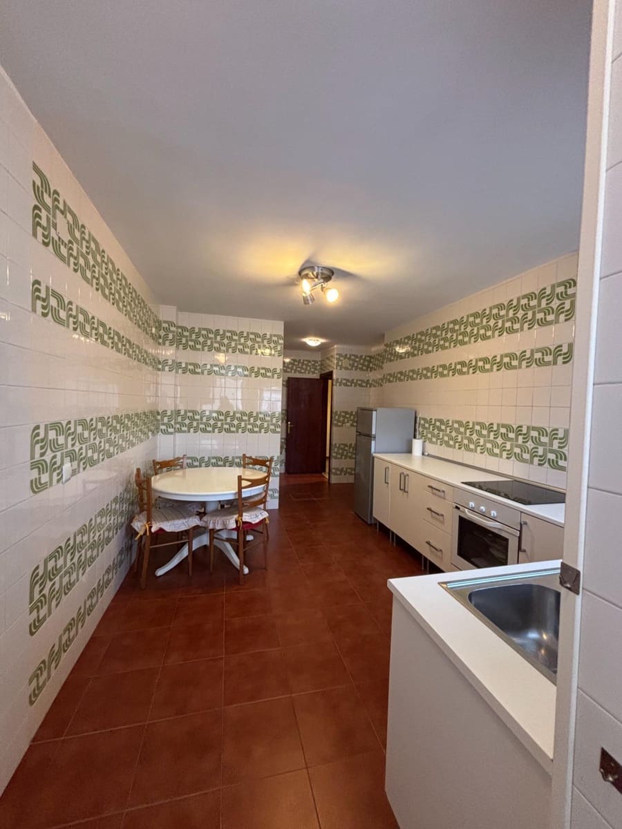 3 Zimmer Apartment zu vermieten in Estepona - 1.300 € (Ref: 9535959)