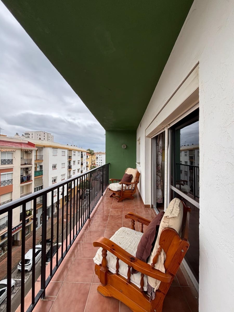 3 Zimmer Apartment zu vermieten in Estepona - 1.300 € (Ref: 9535959)