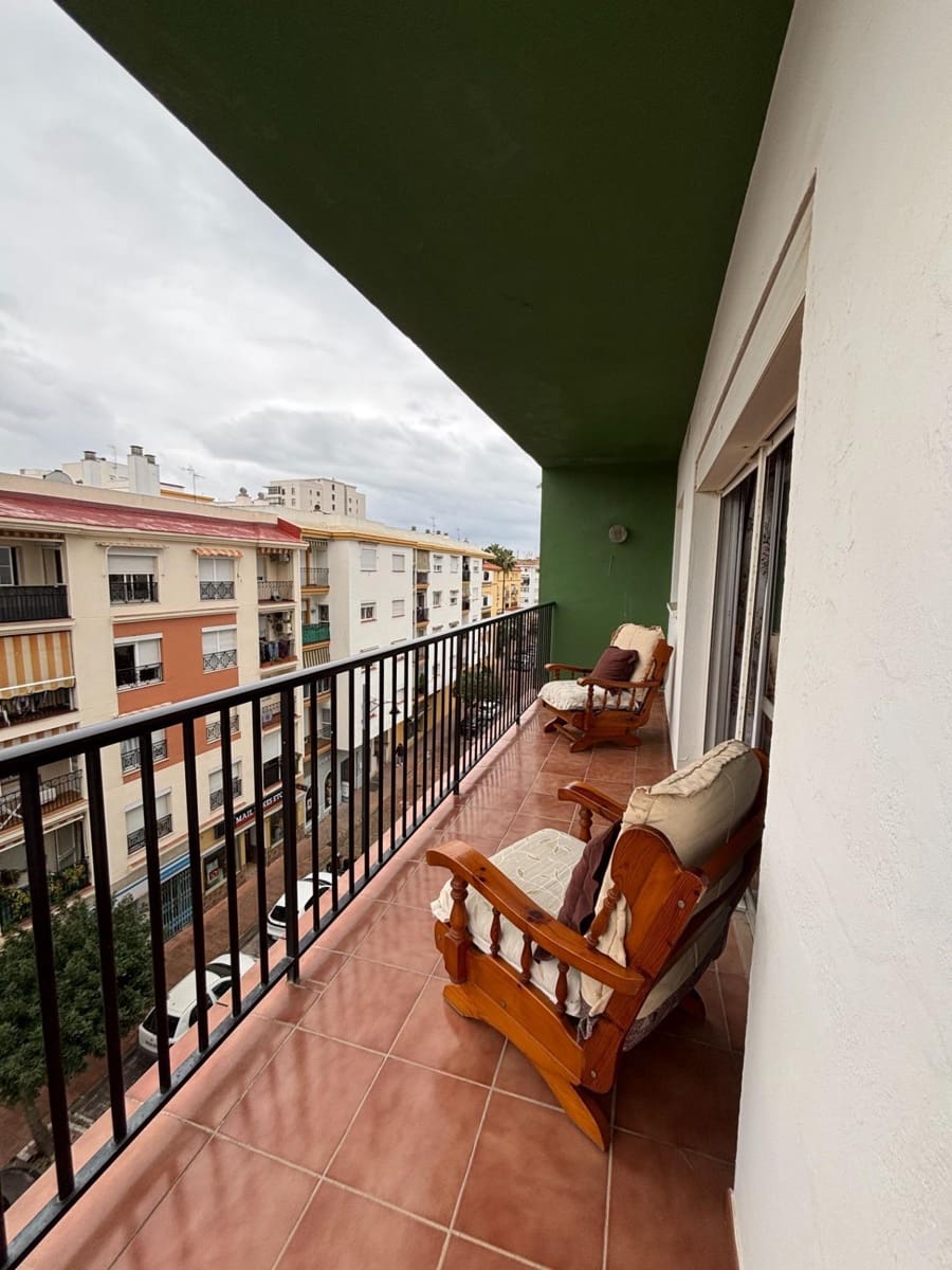 3 Zimmer Apartment zu vermieten in Estepona - 1.300 € (Ref: 9535959)