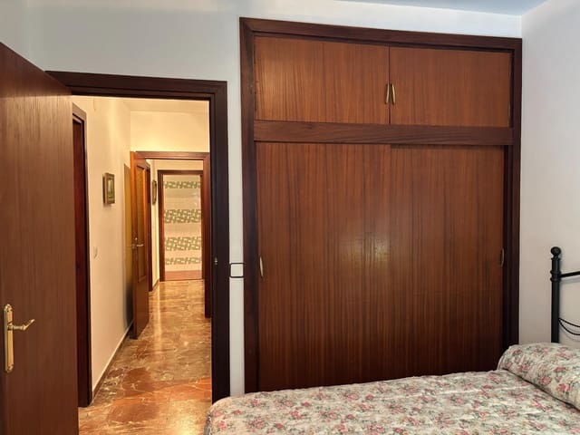 3 Zimmer Apartment zu vermieten in Puerto de Estepona, Estepona - 1.300 € (Ref: 9535959)