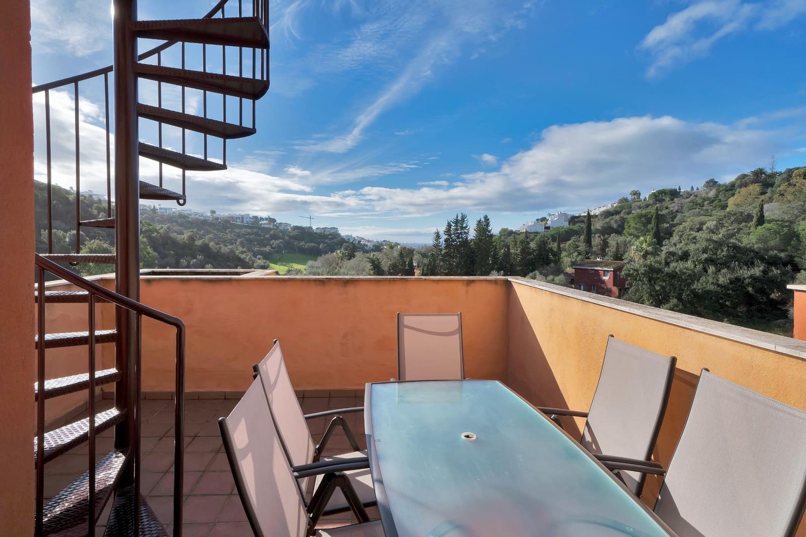 Ático de 2 habitaciones en Elviria en venta con garaje - 312.000 € (Ref: 9548221)