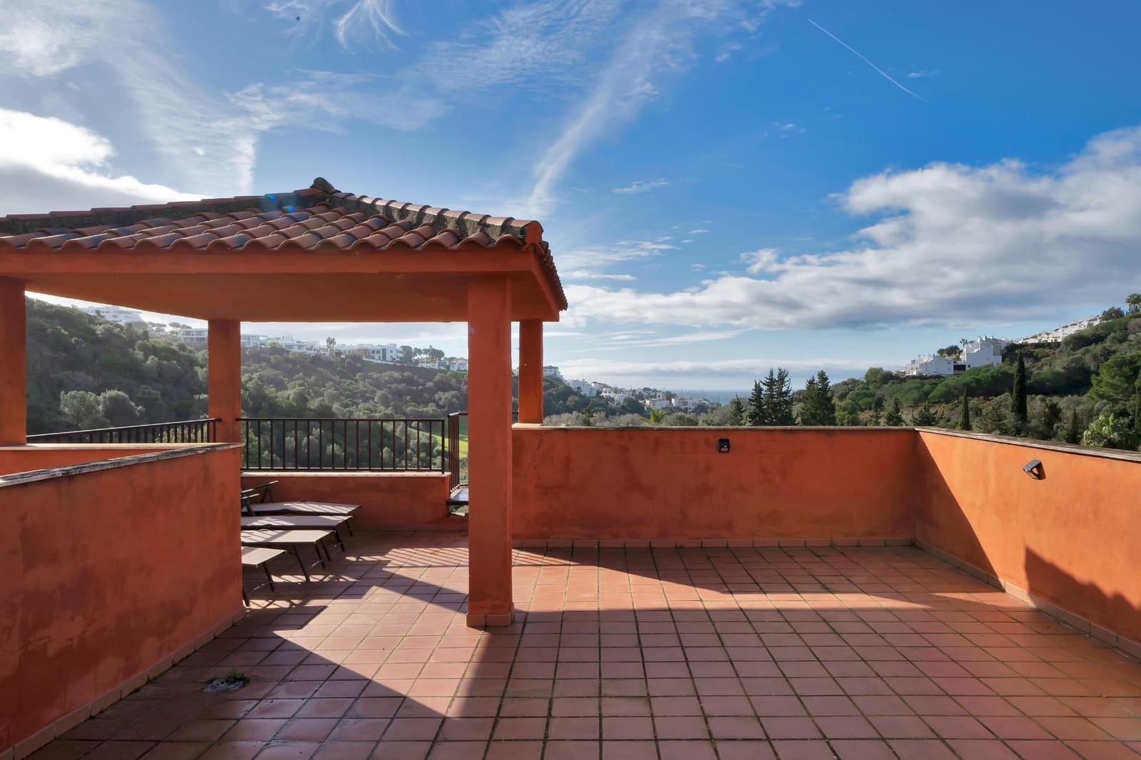 Ático de 2 habitaciones en Elviria en venta con garaje - 312.000 € (Ref: 9548221)