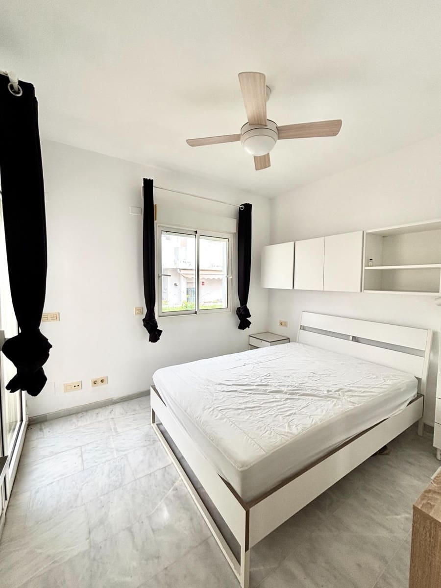 2 soverom Penthouse til salgs i Estepona - € 229 000 (Ref: 9555858)