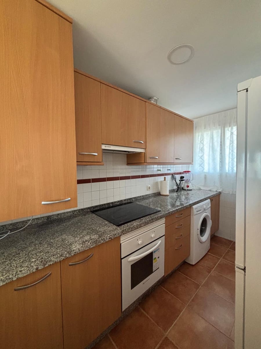 2 soveværelse Lejlighed til leje i Manilva med garage - € 1.150 (Ref: 9611562)