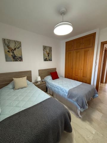 2 soveværelse Lejlighed til leje i Manilva med garage - € 1.150 (Ref: 9611562)