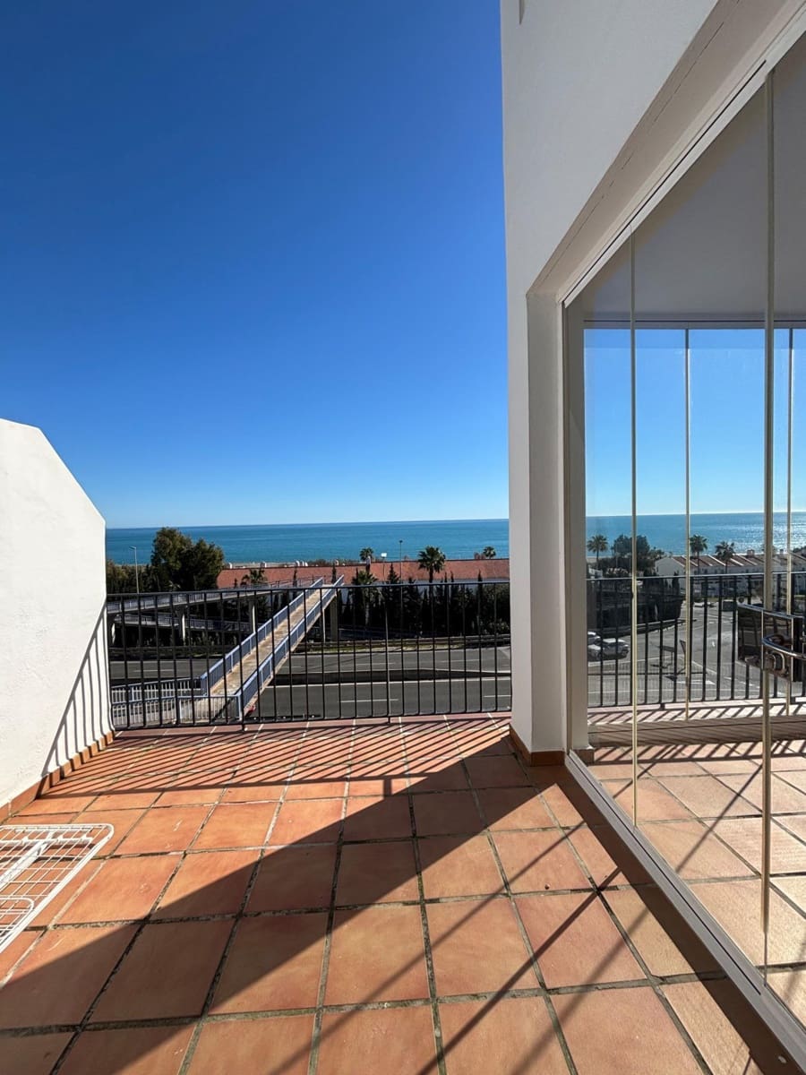 2 soveværelse Lejlighed til leje i Manilva med garage - € 1.150 (Ref: 9611562)