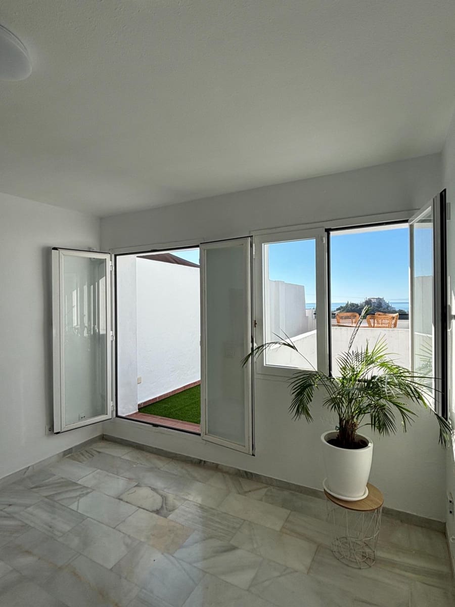 1 soverom Leilighet til salgs i Estepona - € 149 900 (Ref: 9615473)