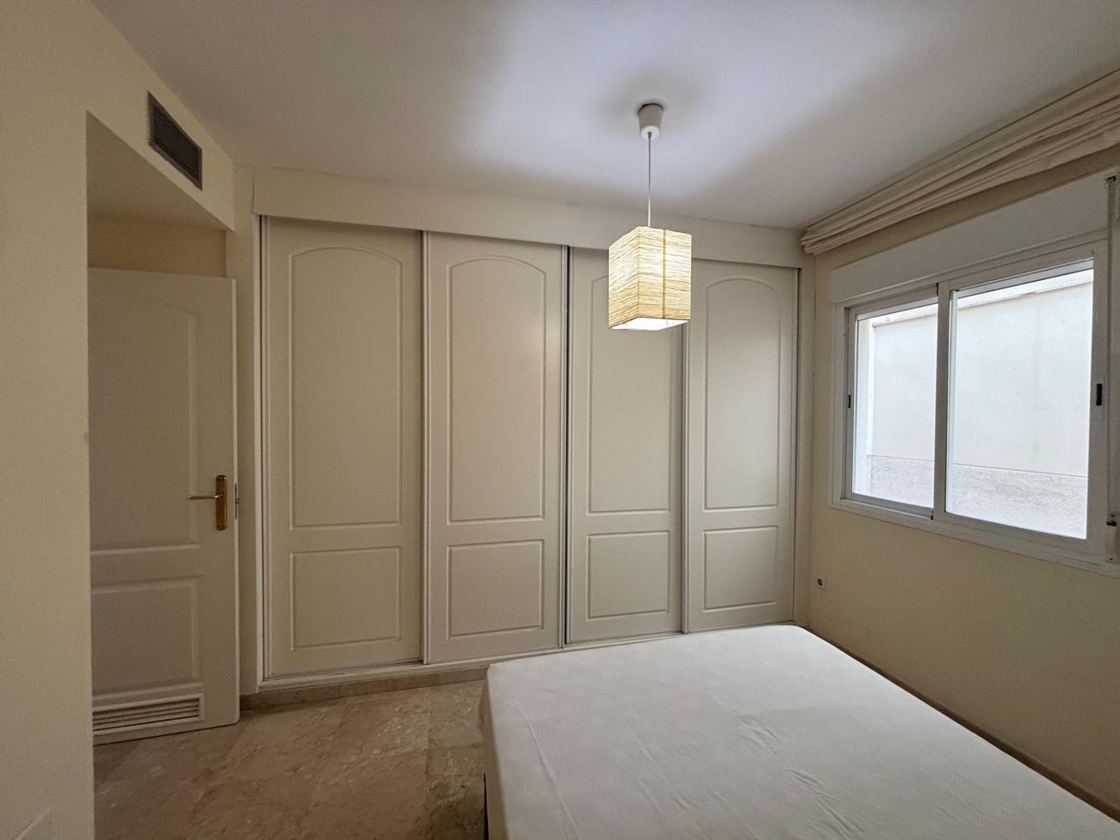 1 makuuhuone Huoneisto myytävänä paikassa Estepona mukana 
autotalli - 274 900 € (Ref: 9619247)