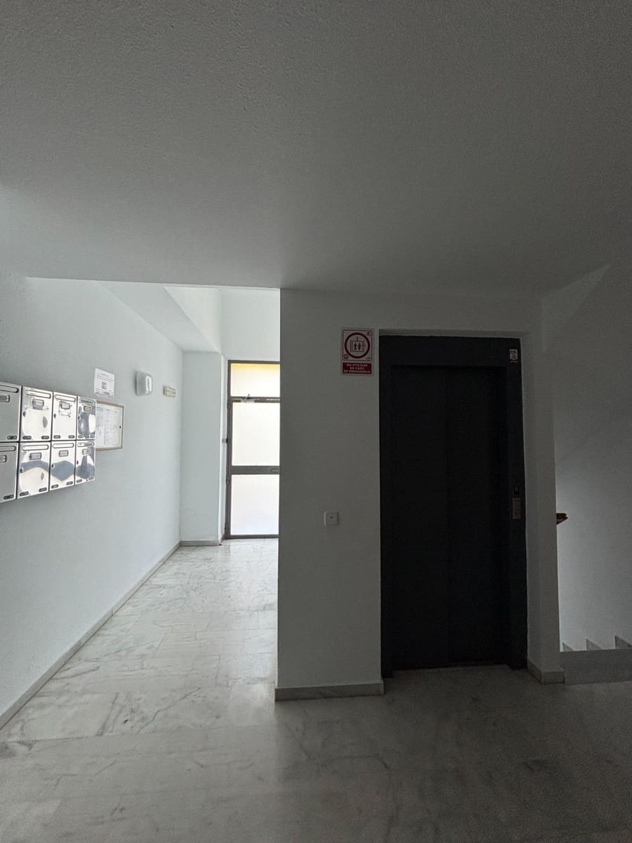 Ático de 2 habitaciones en Estepona en venta - 399.000 € (Ref: 9629995)