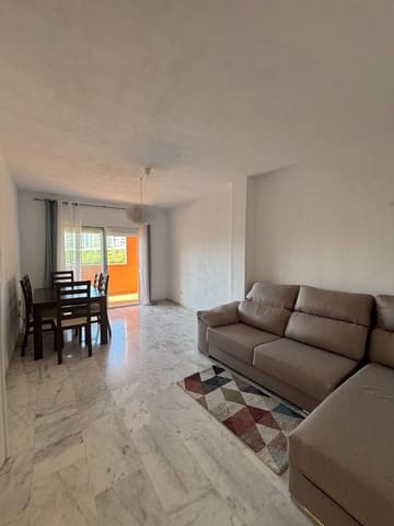 Ático de 2 habitaciones en Estepona en venta - 399.000 € (Ref: 9629995)